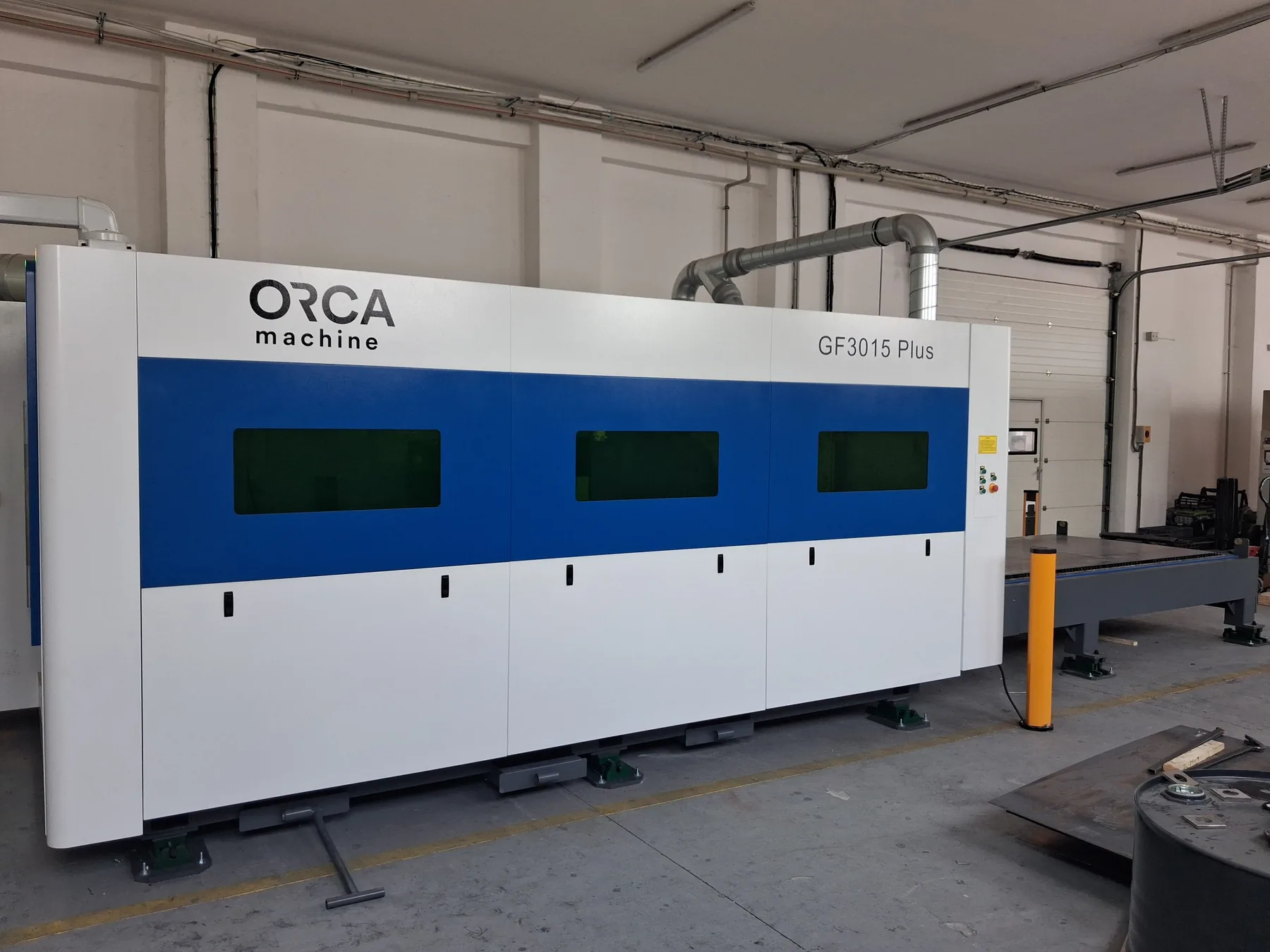 Faserlaser ORCA machine GF3015 Plus in der Produktionshalle von NM-steel